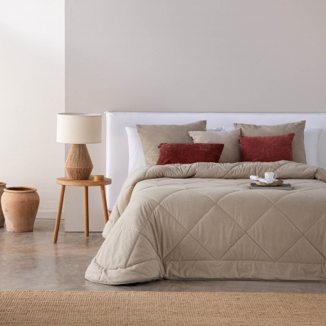 Lovatiesė Anelka Camel 270x270 cm velvetas